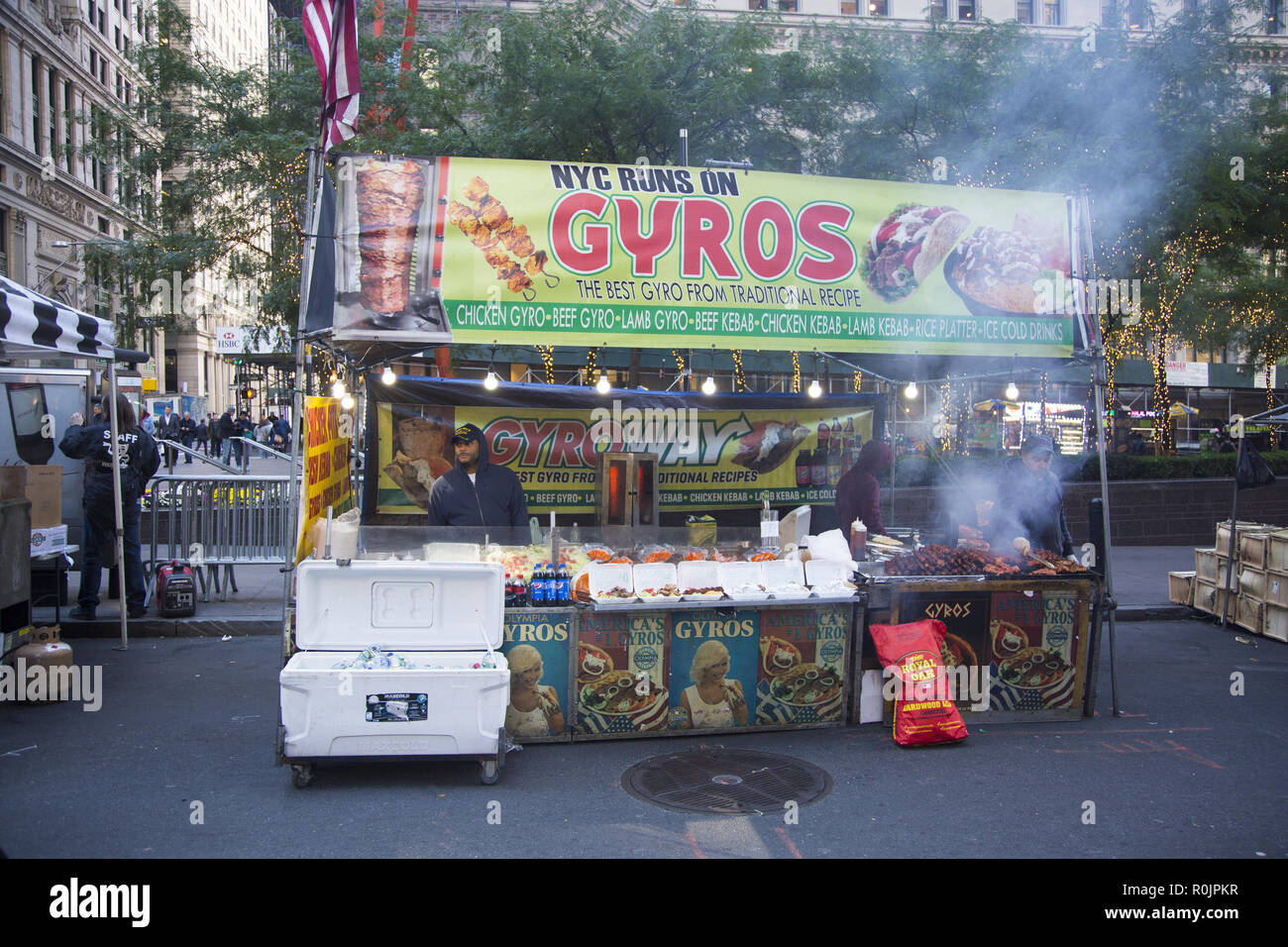 Gyro food vendor along a row of outdoor lunch vendors in the Financial  District, Manhattan, NYC Stock Photo - Alamy