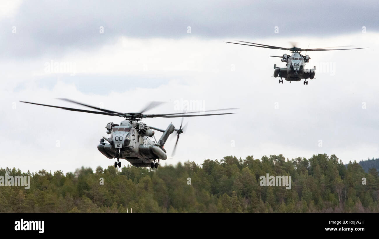 U.S. Marine Corps CH-53E Super Stallions with Marine Heavy Helicopter ...