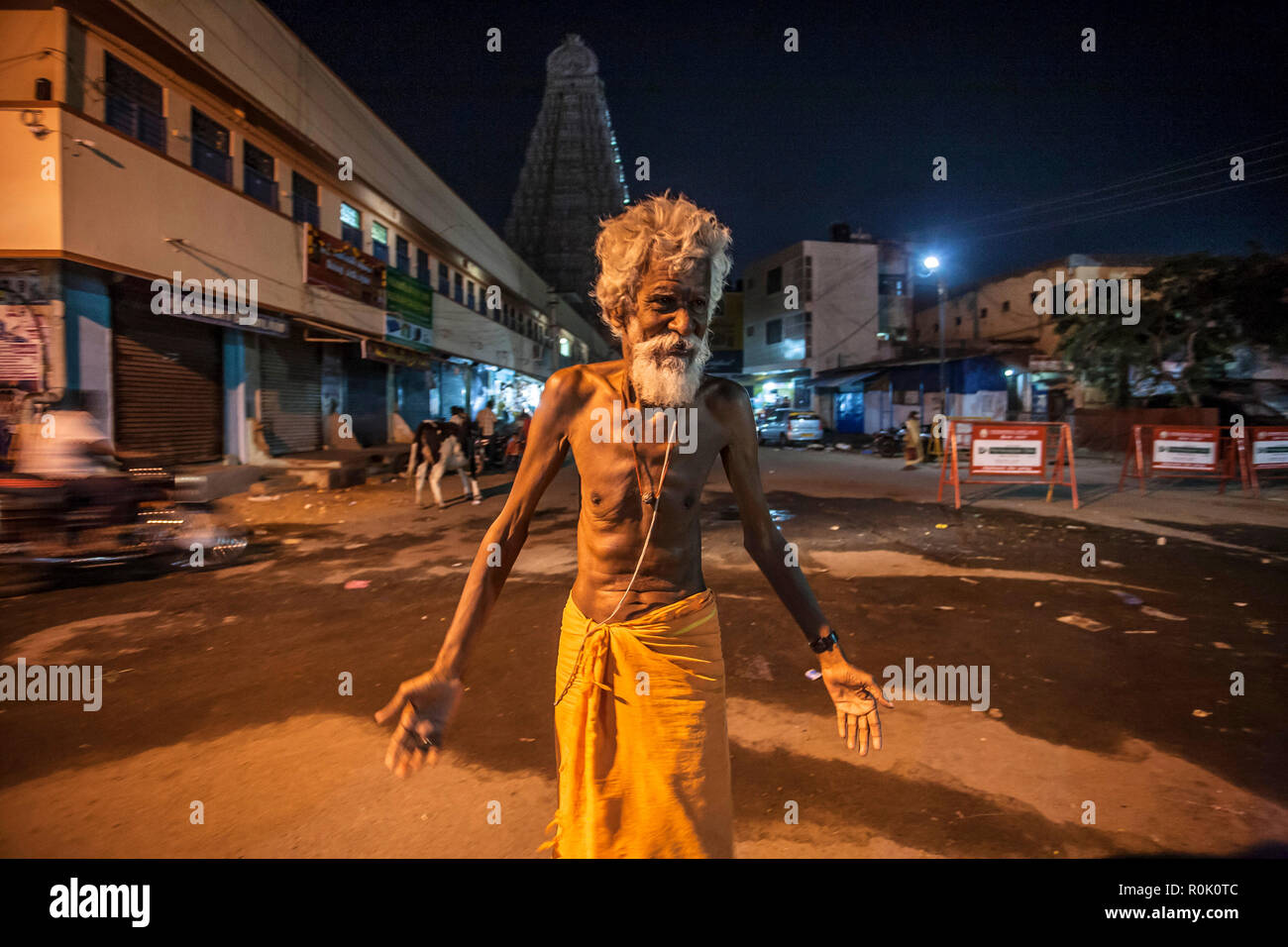 Tamil man outside hindu temple hi-res stock photography and images - Alamy
