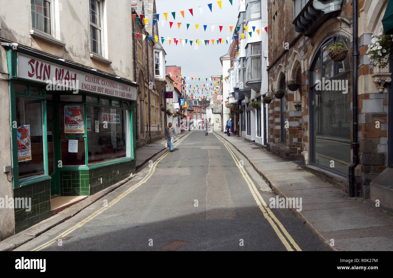 Launceston Shop fronts Independent and chain. 5th November 2018, Robert Taylor/Alamy Live News.  Newquay, Cornwall, UK. Stock Photo