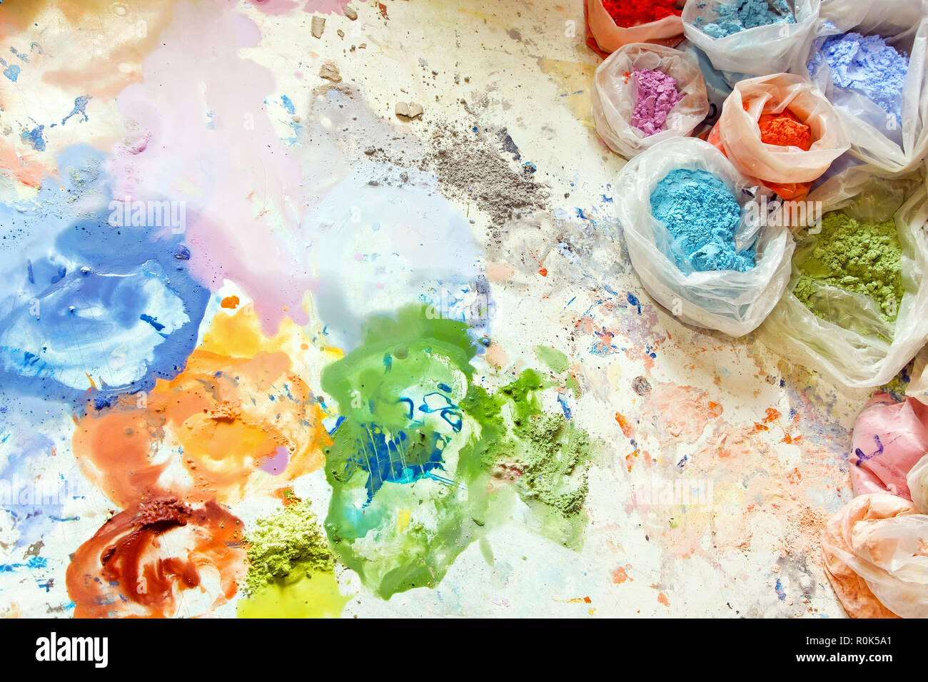 Pigment colours hi-res stock photography and images - Alamy