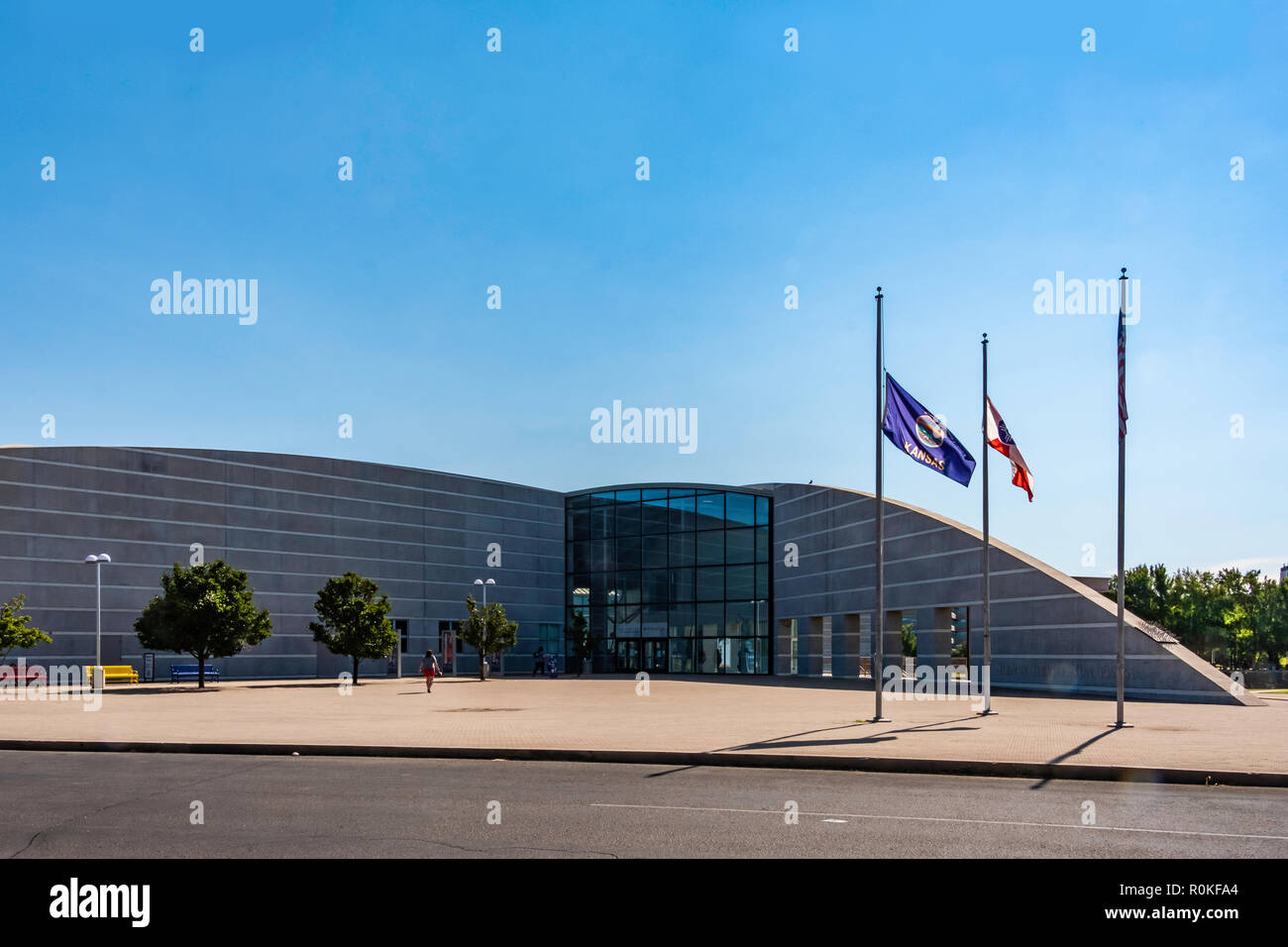 Building entrance exterior hires stock photography and images Alamy