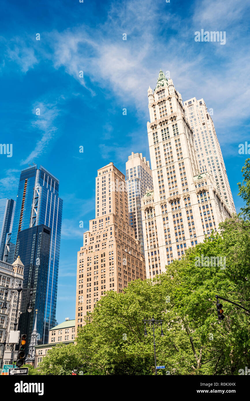 Skyscrapers from below hi-res stock photography and images - Alamy