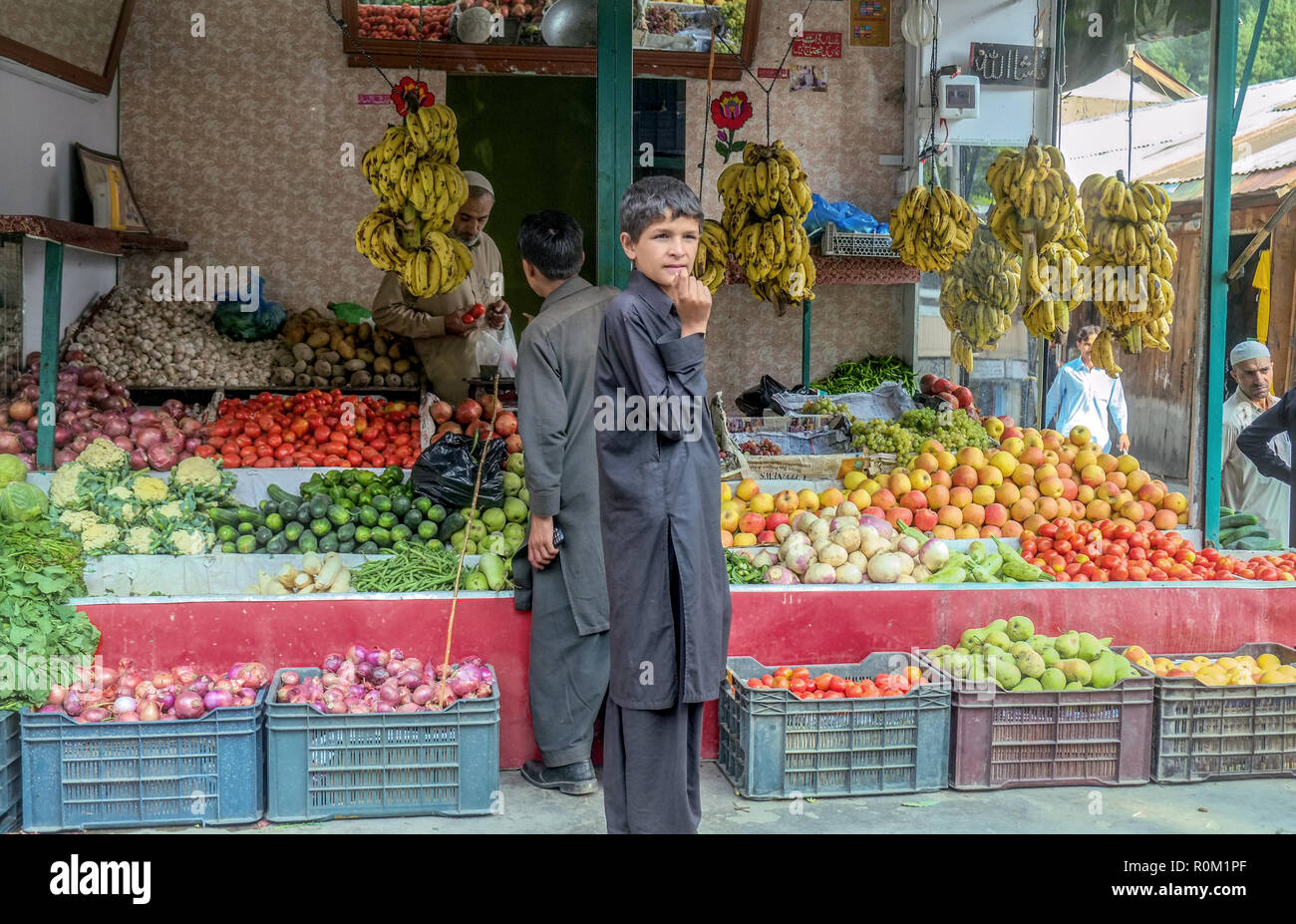 Pakistani food store hires stock photography and images Alamy