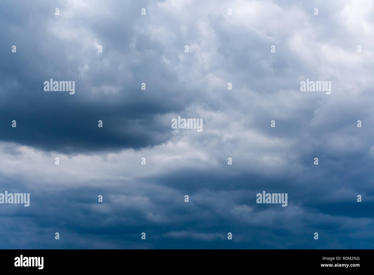 Dark cloudy sky before a thunderstorm Stock Photo - Alamy