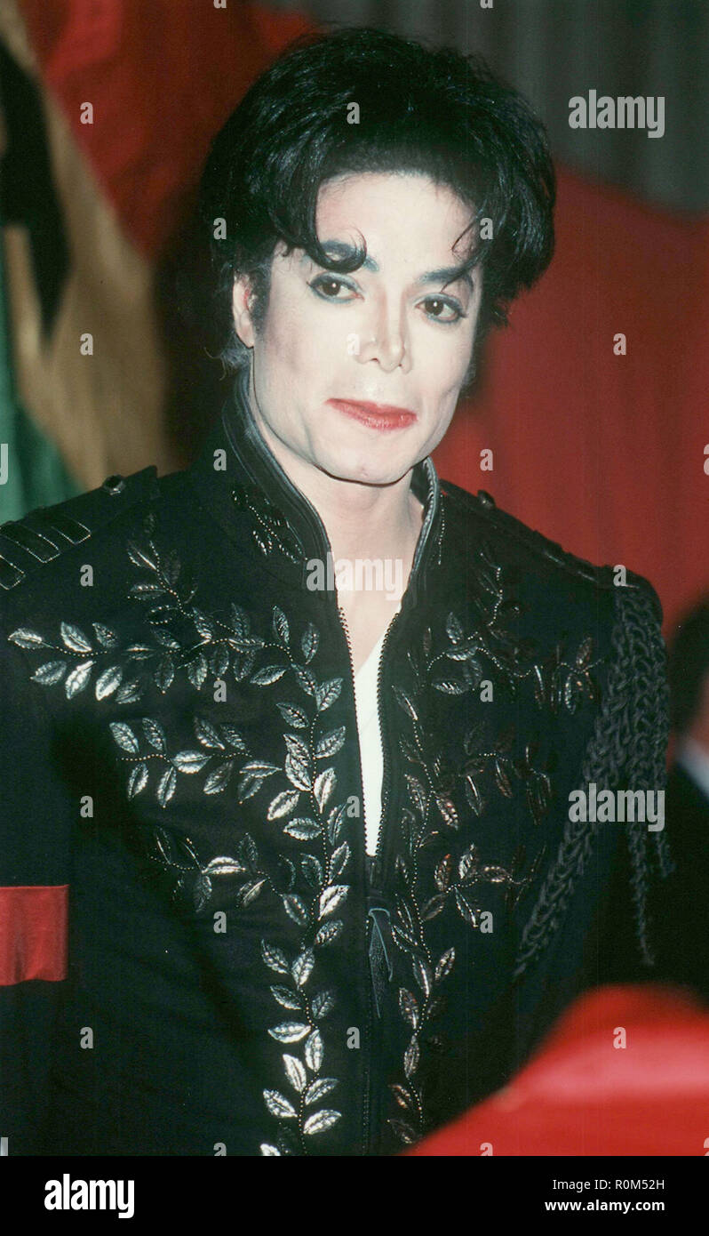 Michael jackson   ÉÉ.. Event in Hollywood Life - California, USA, Film Industry, Celebrities, Photography, Bestof, Arts Culture and Entertainment, Topix Celebrities fashion, Best of, Hollywood Life,  Red Carpet and backstage, movie celebrities, TV celebrities, Music celebrities, Topix, Bestof, Arts Culture and Entertainment, vertical, one person, Photography,   #Celebrity #Hollywood #RedCarpet #Actor #Actress #famousCelebrity #HollywoodEvent #TsuniUSA #CelebrityPhotography, Fashion inquiry tsuni@Gamma-USA.com , Credit Tsuni / USA,   Fashion, From the Year 1993 to 1999, Stock Photo