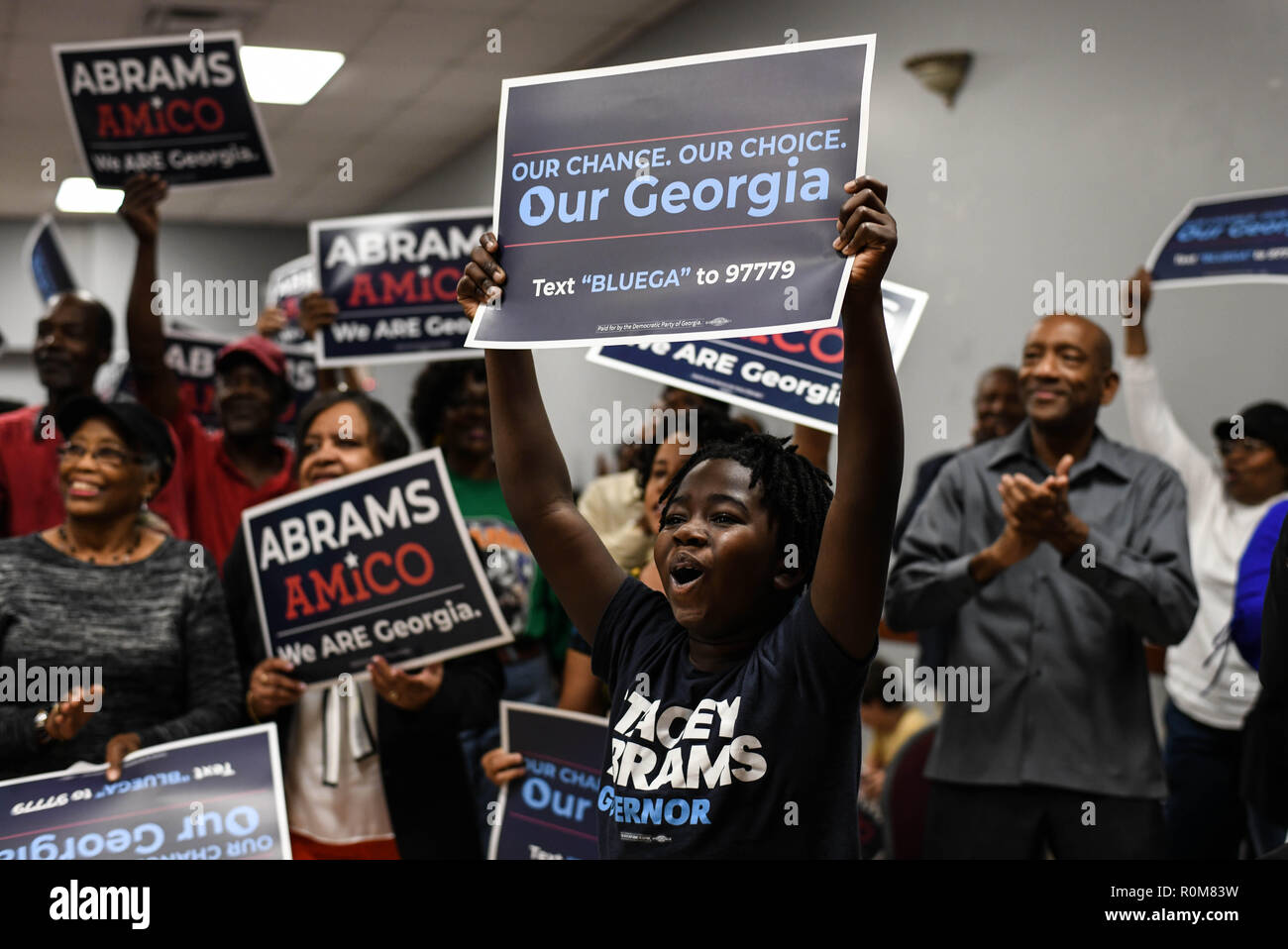 Baxley, USA. 5th Nov, 2018. Supporters of candidate
