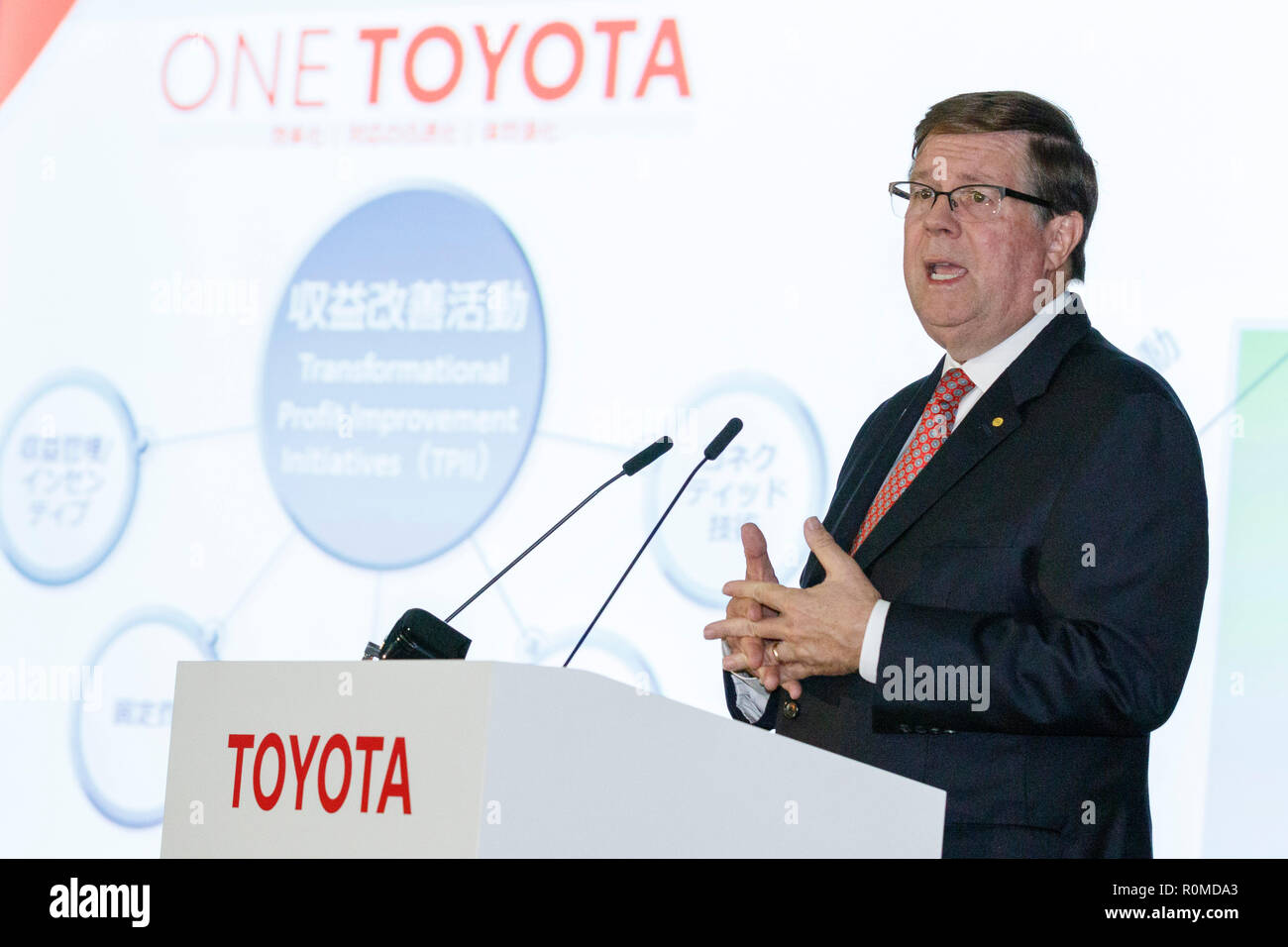 Tokyo, Japan. 6th Nov 2018. Toyota Motor Corp's Senior Managing Officer James E. Lentz speaks during a news conference to announce the company's second quarter financial results on November 6, 2018, in Tokyo, Japan. Toyota Motor Corp. reported 585.1 billion Yen in July-September profits compared with 458.3 billion Yen in the same period of the previous year. The carmaker sold 2,183,000 vehicles compared with 2,175,000 vehicles in the same period last year. Credit: Rodrigo Reyes Marin/AFLO/Alamy Live News Stock Photo