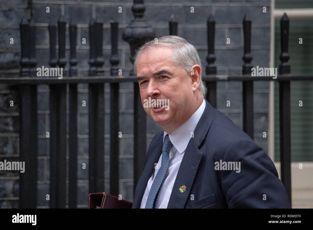 London, UK. 6th November 2018,  Geoffrey Cox QC MP arrives at a Cabinet meeting at 10 Downing Street, London, UK. Credit Ian Davidson/Alamy Live News Stock Photo