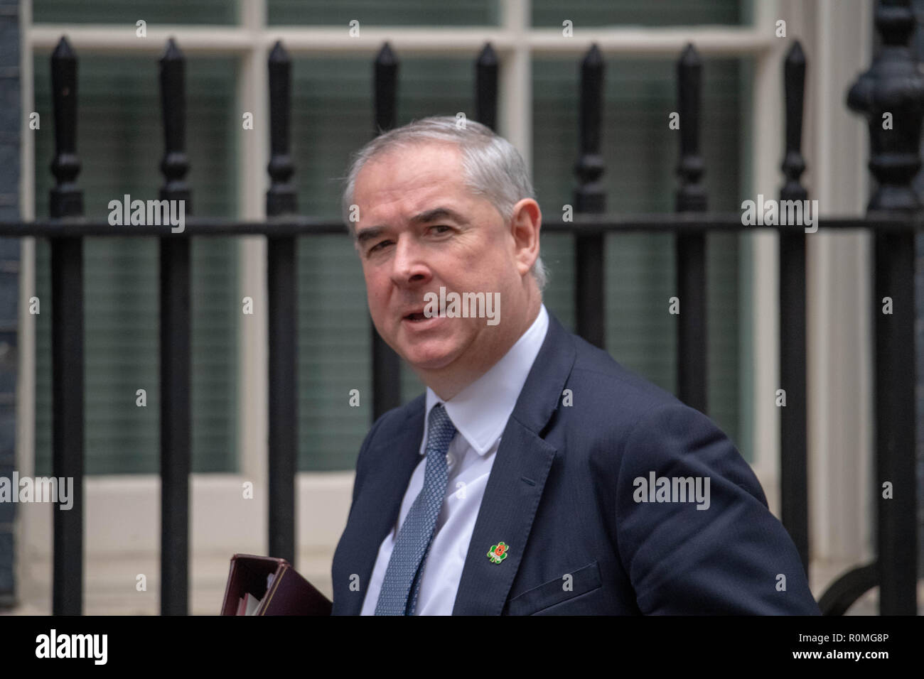 London 6th November 2018,  Geoffrey Cox QC MP arrives at a Cabinet meeting at 10 Downing Street, London Credit Ian Davidson/Alamy Live News Stock Photo