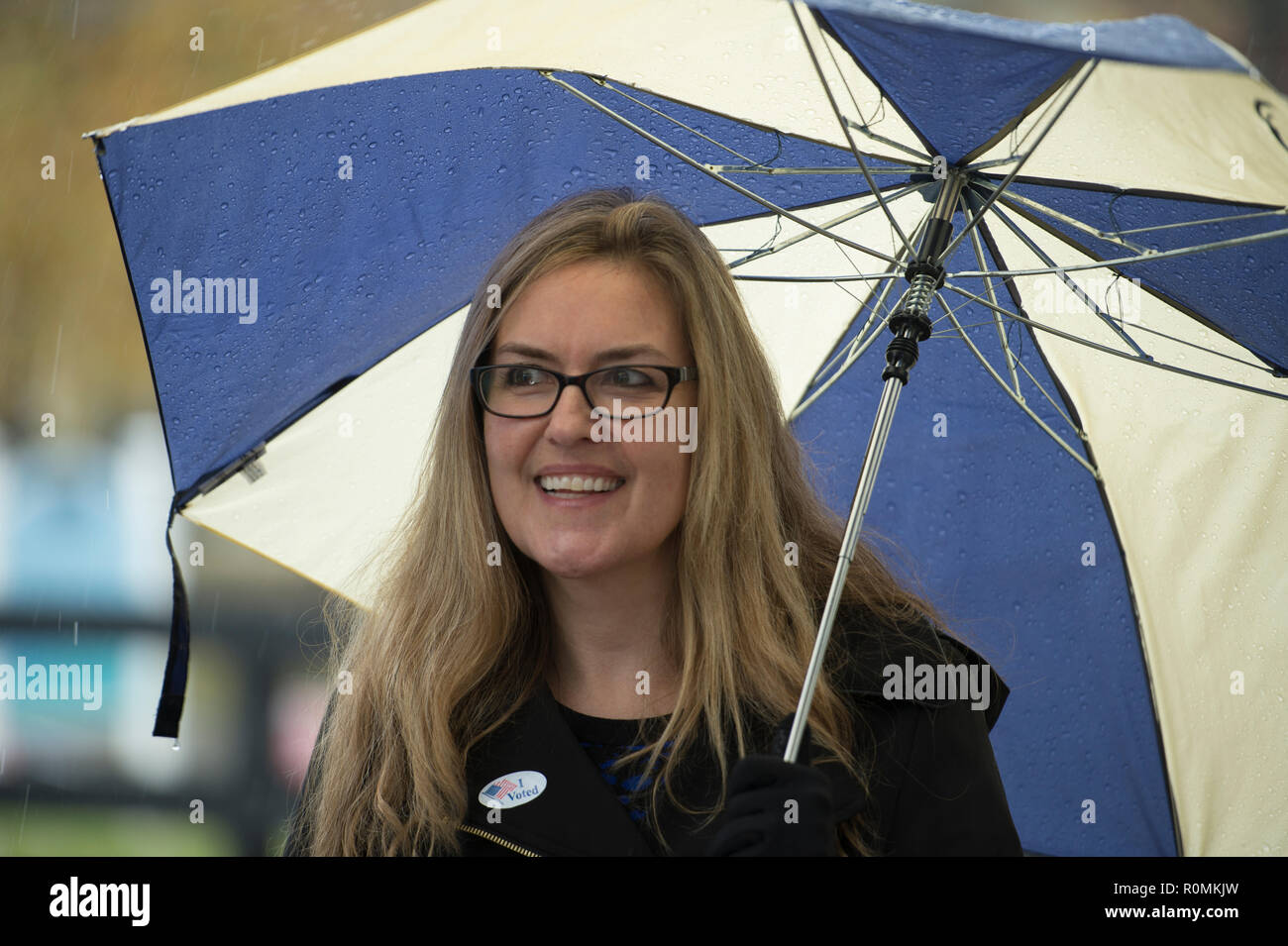 Leesburg, Virginia, USA. 06th November, 2018. Virginia Democratic congressional candidate Jennifer Wexton, a former prosecutor and current Democratic state senator, greets voters at the Clarke County School Offices, Tuesday, Nov. 6, 2018 in Berryville, Va.  Wexton is running against two-term Rep. Barbara Comstock, R-Va. (Photo by Douglas Graham/Loudoun Now) Credit: William Graham/Alamy Live News Stock Photo