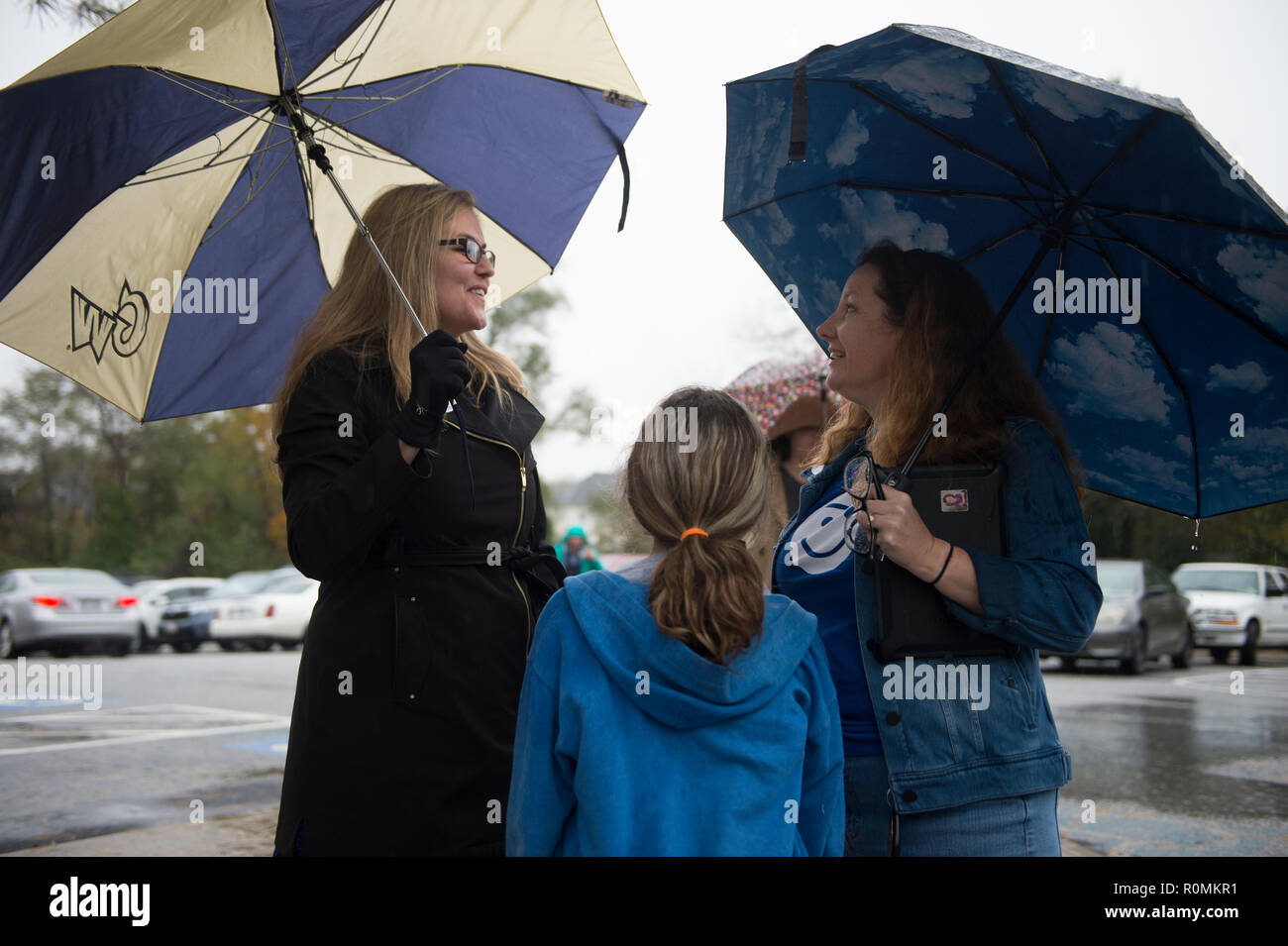 Leesburg, Virginia, USA. 06th November, 2018. Virginia Democratic congressional candidate Jennifer Wexton, a former prosecutor and current Democratic state senator, greets voters at the Clarke County School Offices, Tuesday, Nov. 6, 2018 in Berryville, Va.  Wexton is running against two-term Rep. Barbara Comstock, R-Va. (Photo by Douglas Graham/Loudoun Now) Credit: William Graham/Alamy Live News Stock Photo