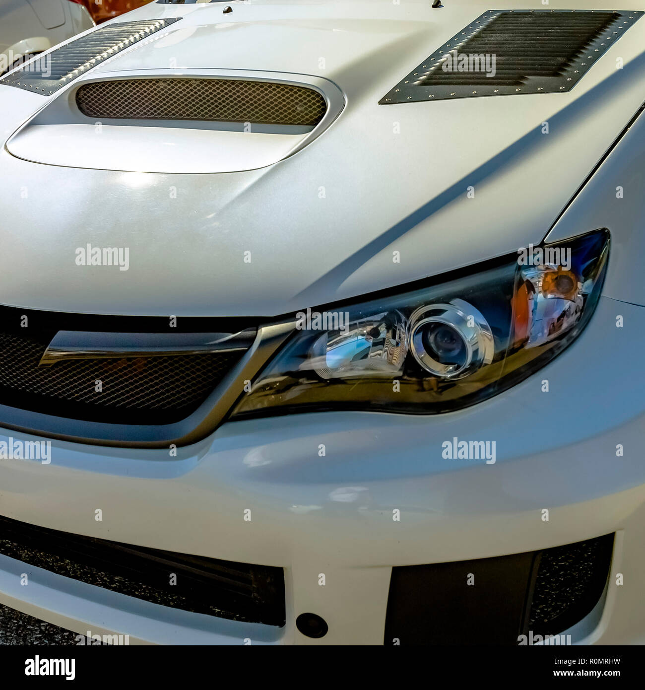 Hood scoop hi-res stock photography and images - Alamy