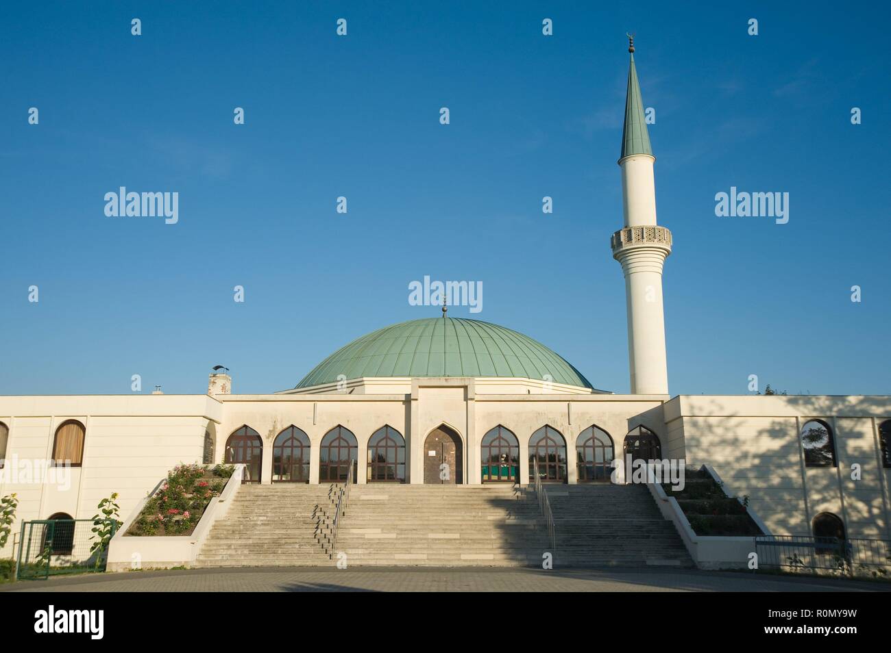 Wien, Moschee, Islamic Centre Vienna, Mosque, Islamic Centre Stock Photo Alamy