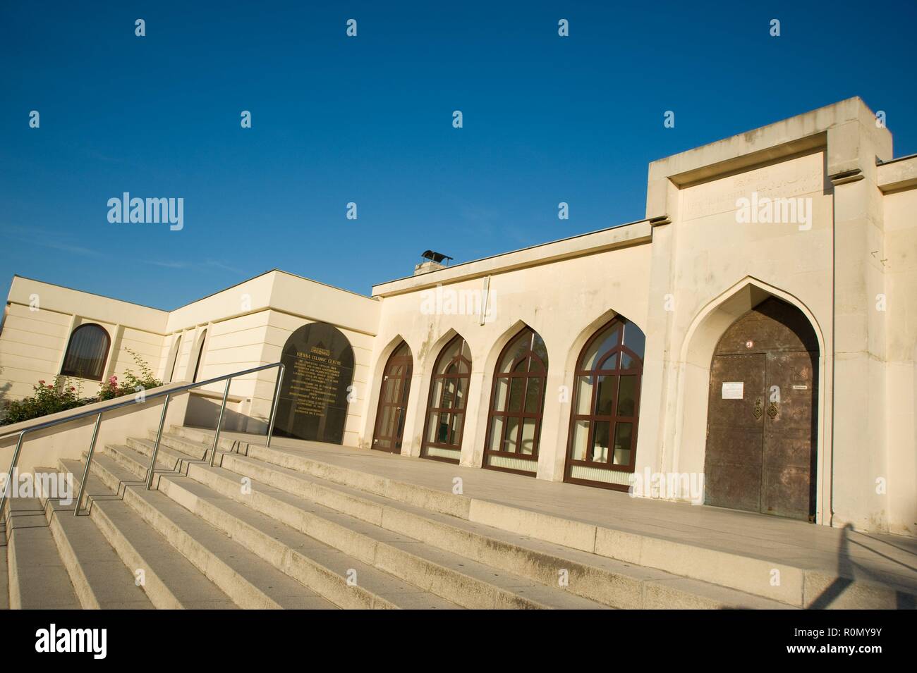 Wien, Moschee, Islamic Centre Vienna, Mosque, Islamic Centre Stock Photo Alamy