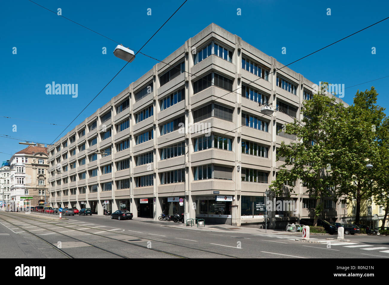 Wien, ehemaliges Finanzamt 9.,18.,19.Bezirk, Nußdorfer Straße 90  (inzwischen abgerissen Stock Photo - Alamy