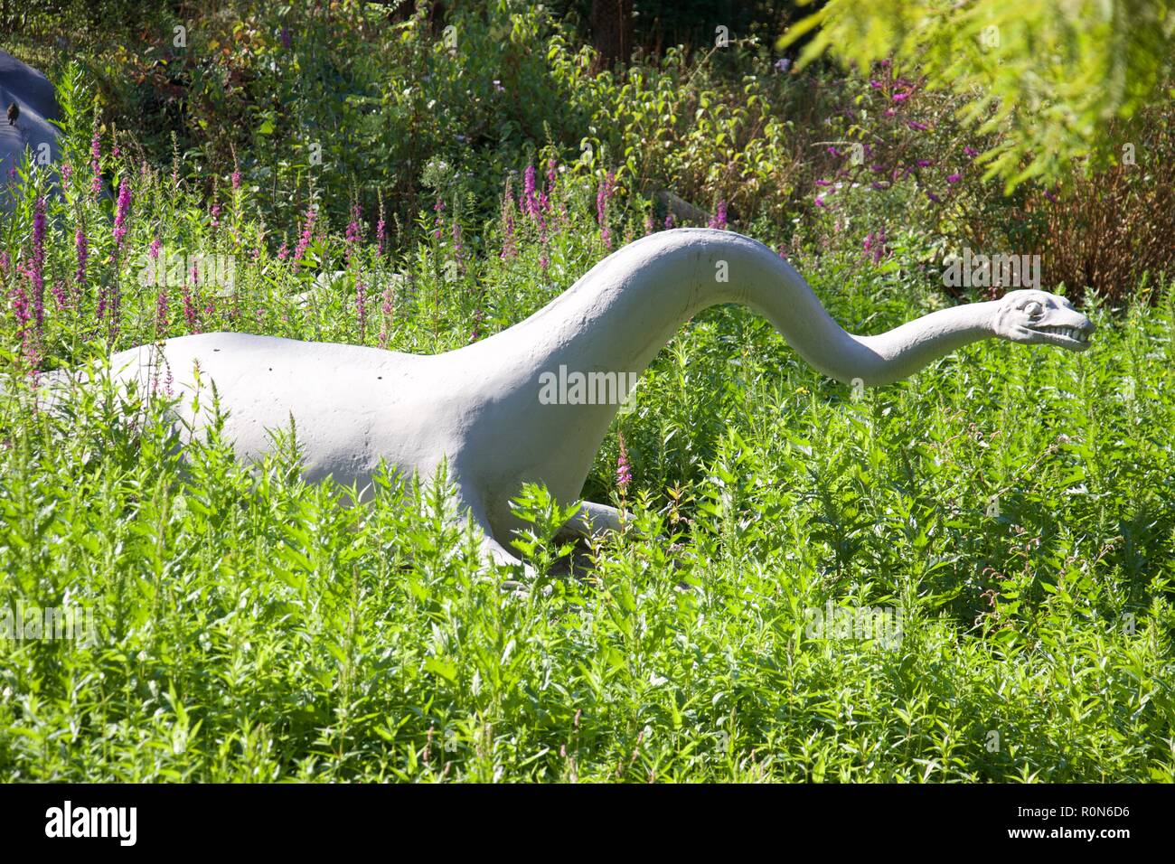 Dinosaurs sculptures hi-res stock photography and images - Alamy