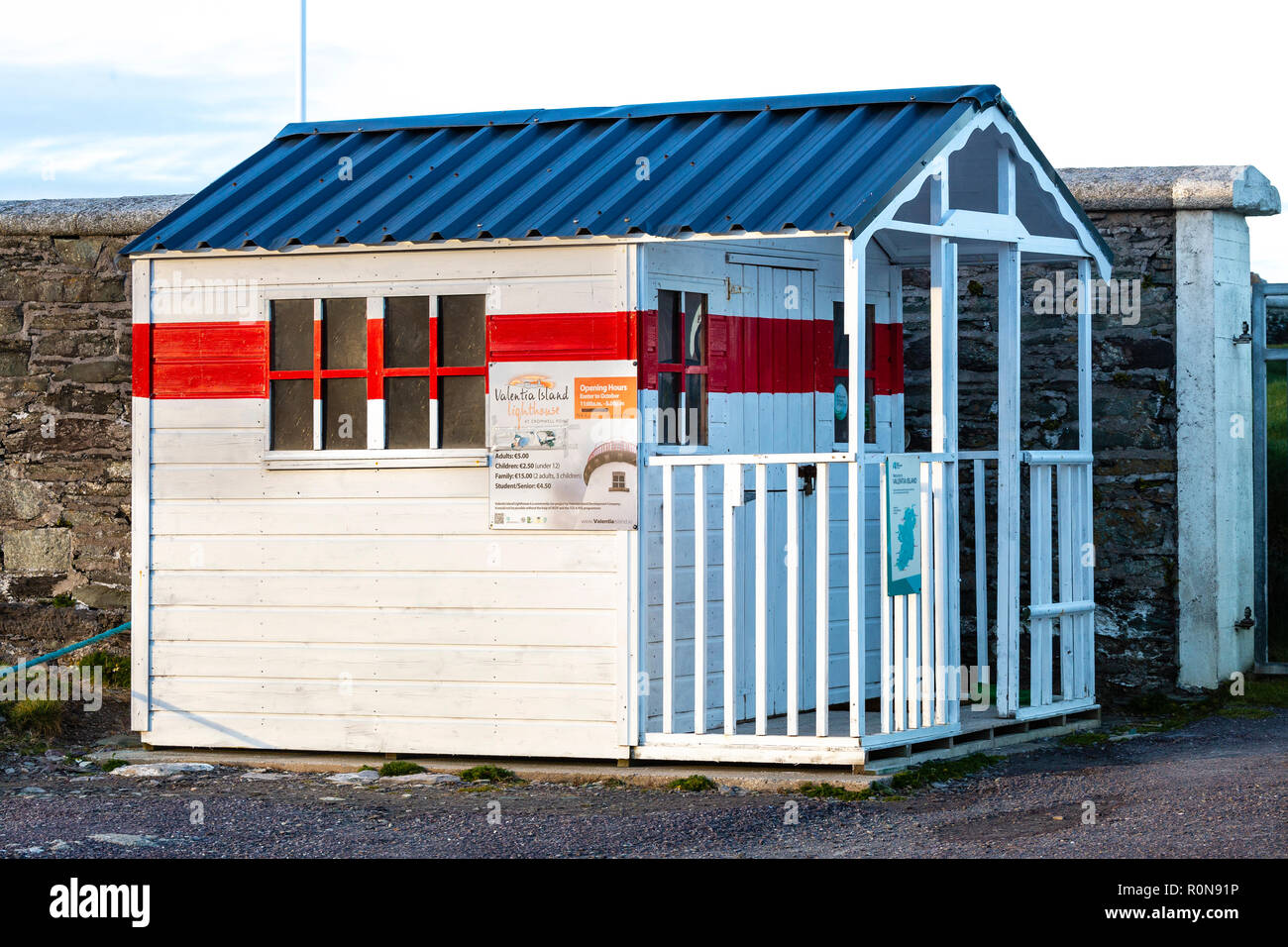 Wooden security guard hut office outside Valentia island Lighthouse Stock Photo