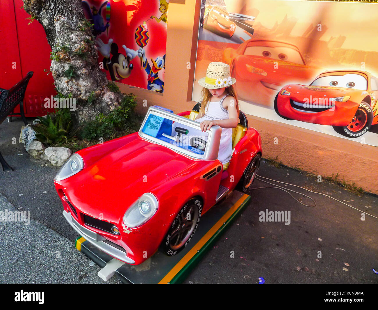 red play car