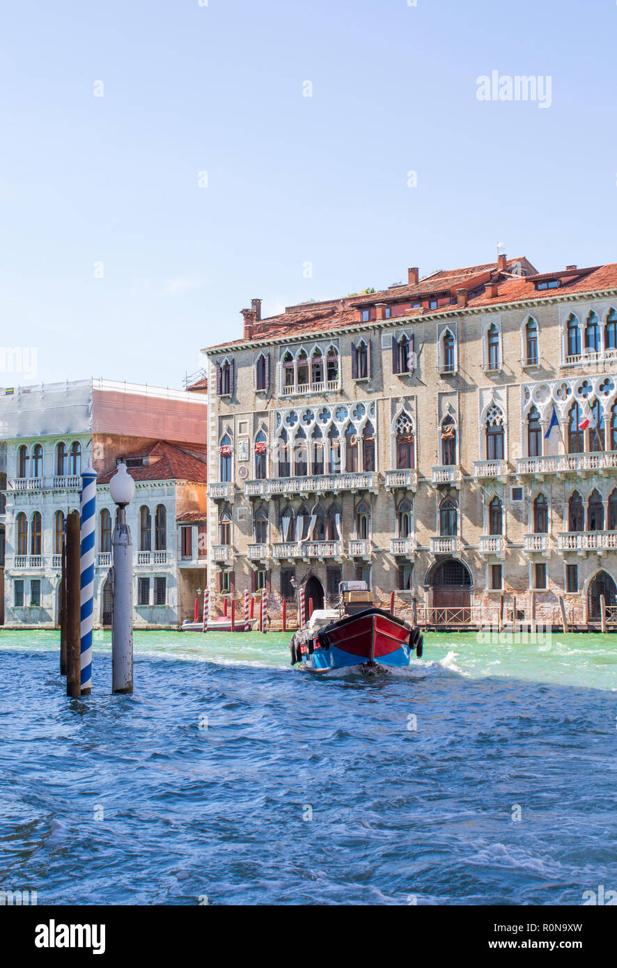 houses on the Grand Canal in Venice Stock Photo - Alamy