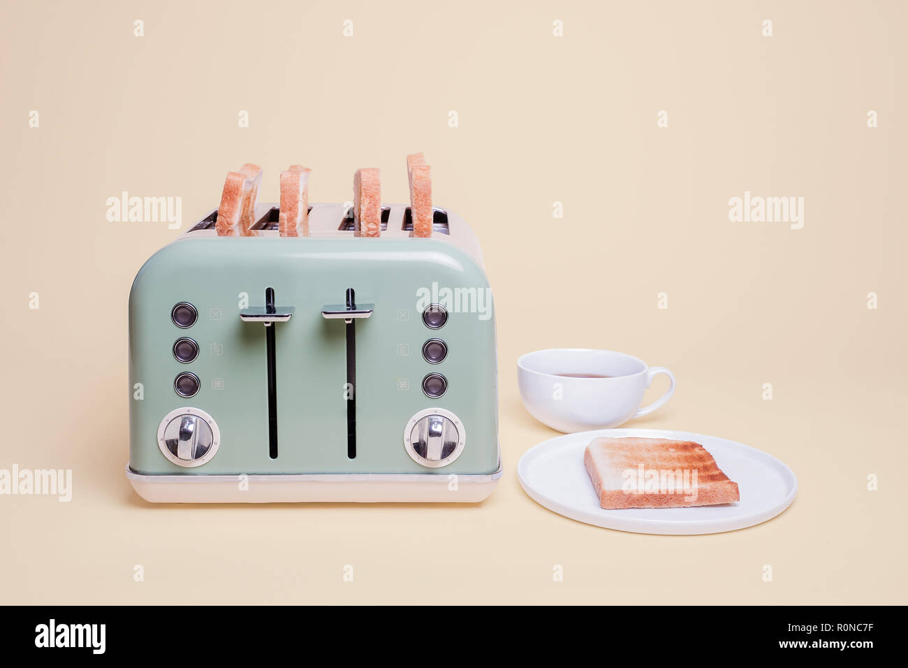 Dualit toaster hi-res stock photography and images - Alamy