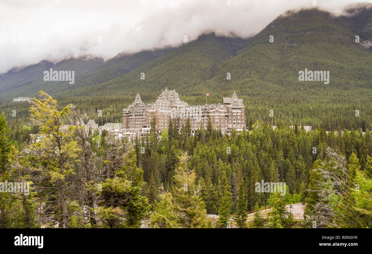 BANFF, AB, CANADA - JUNE 2018: The Banff Springs Fairmont Hotel among ...