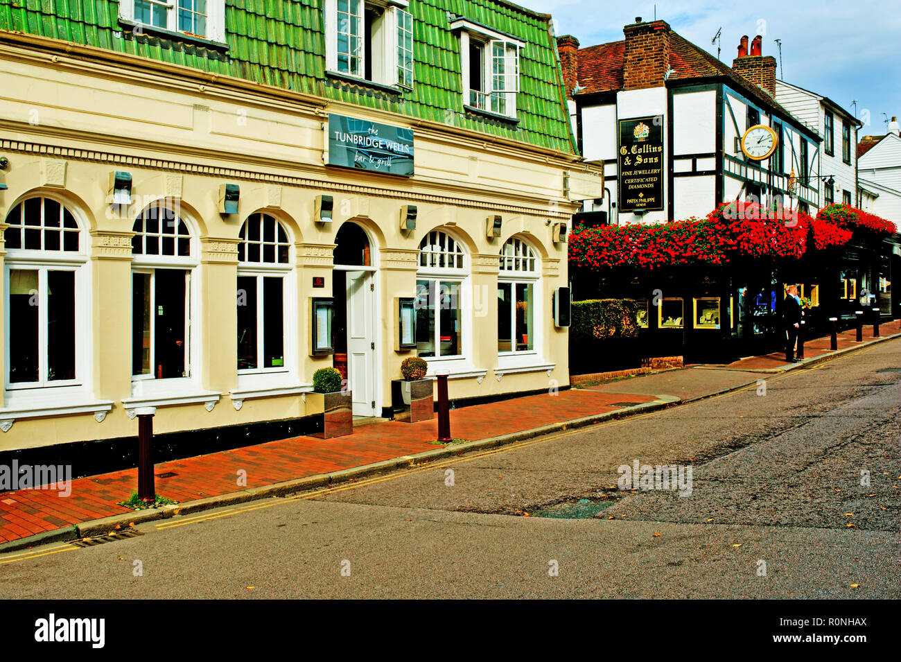 Royal tunbridge wells high street hi-res stock photography and images 