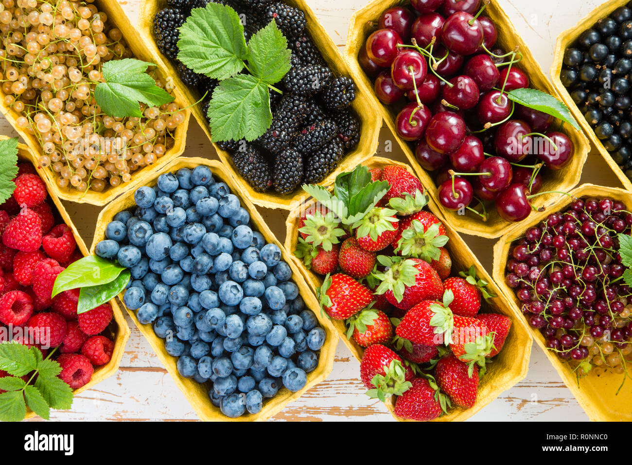 Overhead baskets hi-res stock photography and images - Alamy