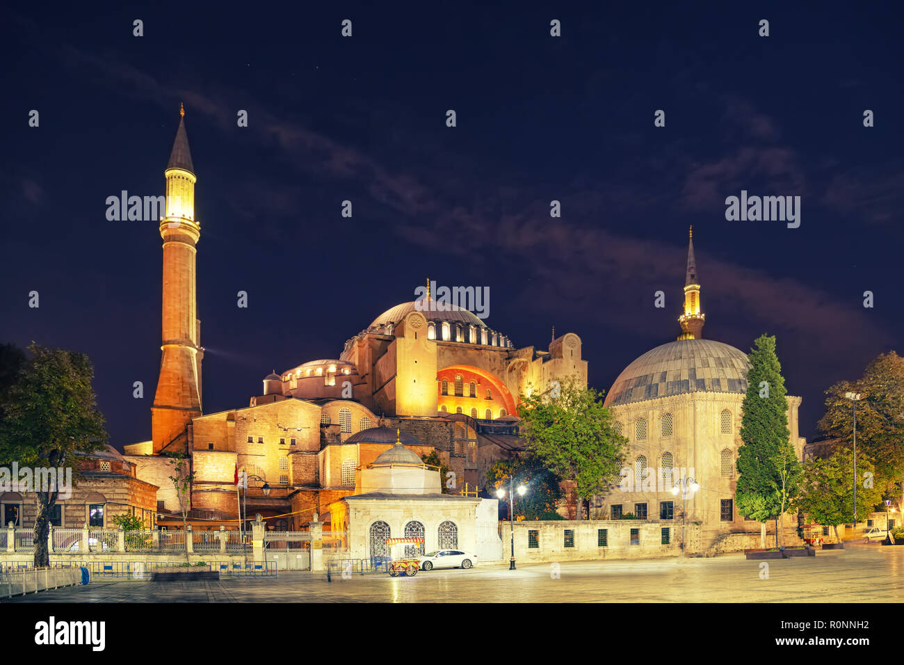 View of Hagia Sophia museum from Sultanahmet Park at night. Istanbul ...