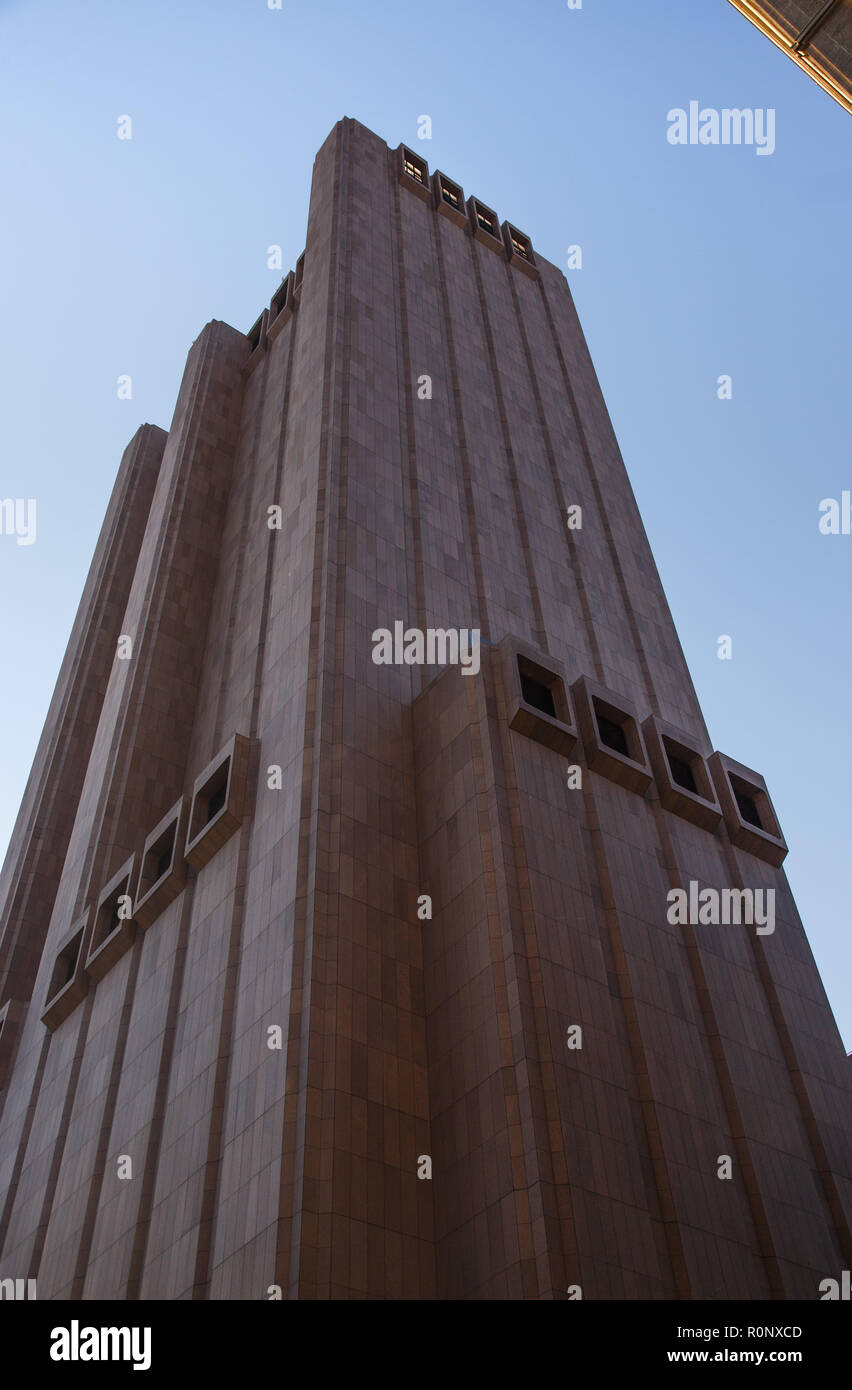 AT&T Long Distance Building (originally known as the AT&T Long Lines ...