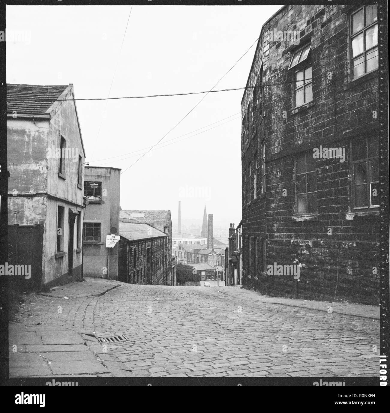 Lancashire cobbled street Black and White Stock Photos & Images - Alamy