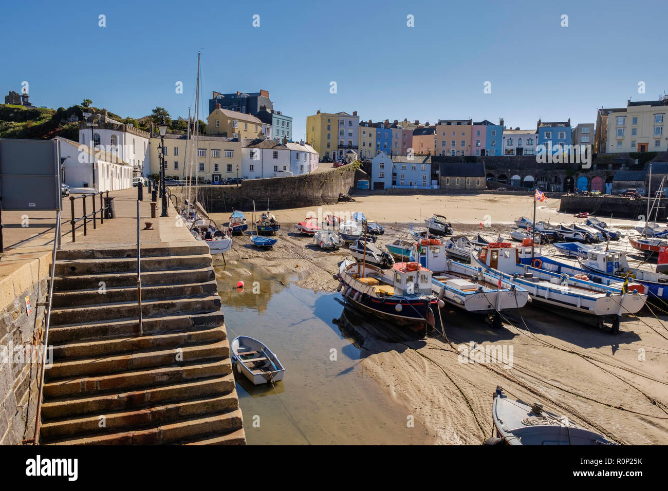 BOATS IN TENBY HARBOUR PEMBROKESHIRE Stock Photo