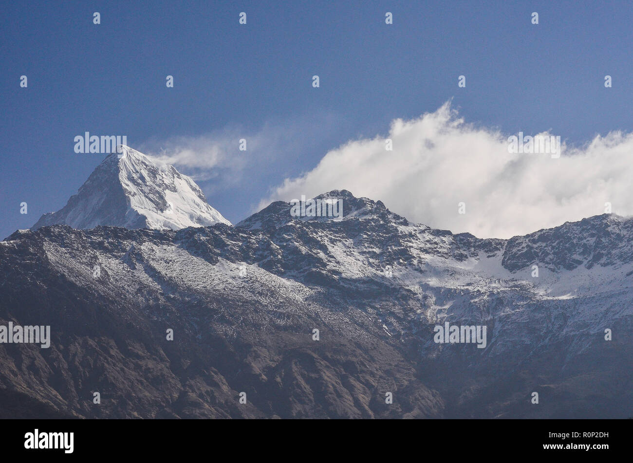 Trekking on the Annapurna Circuit, Nepal Stock Photo - Alamy