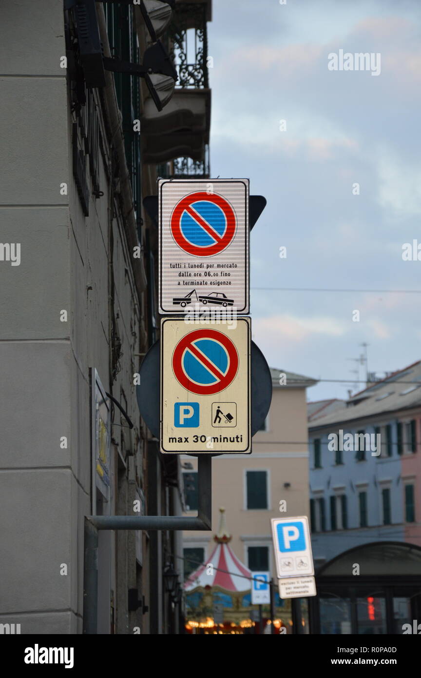 Traffic sign italy hi-res stock photography and images - Alamy
