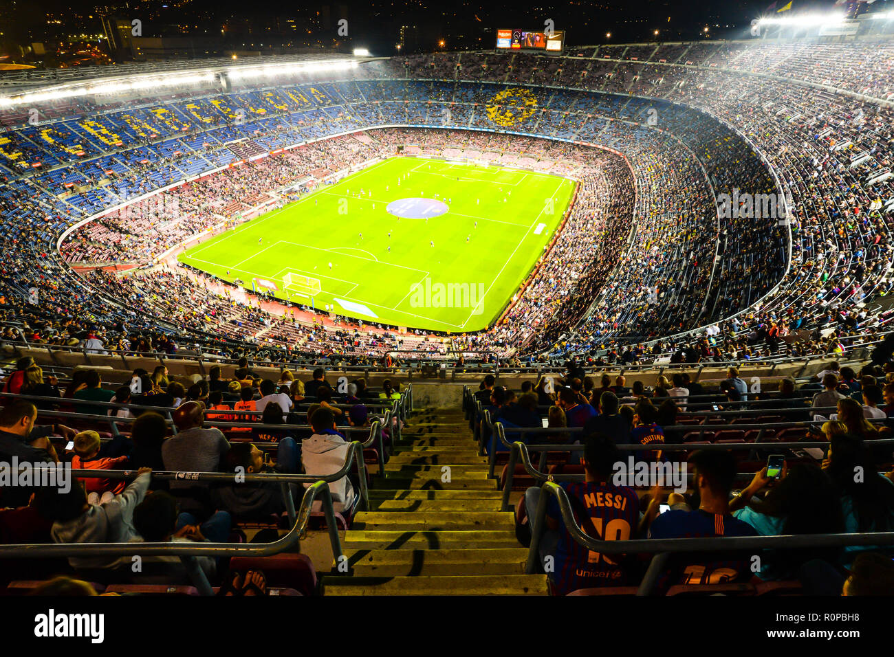 Camp Nou Fans High Resolution Stock Photography And Images Alamy