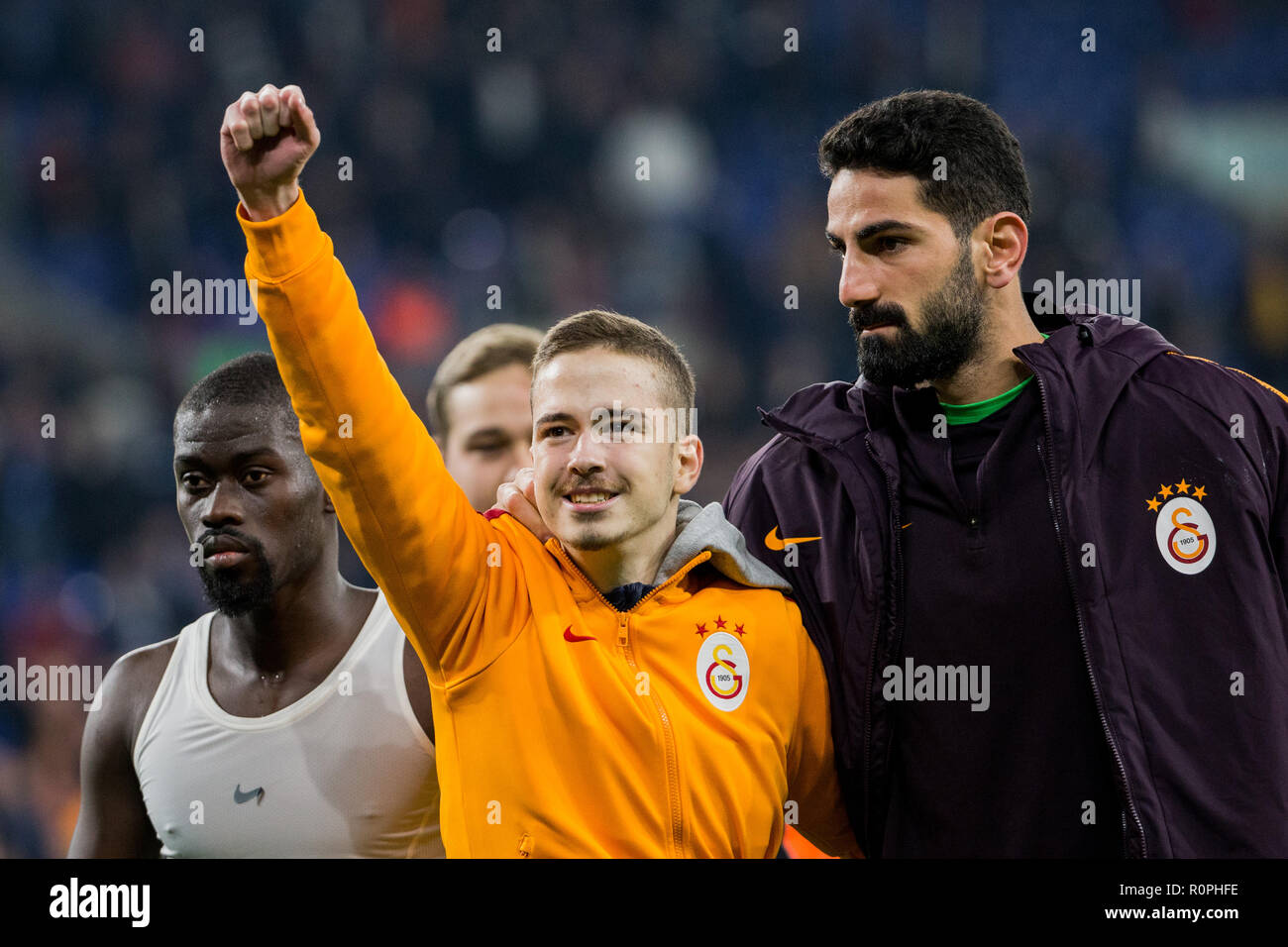 Gelsenkirchen, Germany. 06th Nov, 2018. Soccer: Champions League, FC  Schalke 04 - Galatasaray Istanbul, Group stage, Group D, Matchday 4 in the  Veltins Arena. A Galatasaray fan who has stormed the pitch