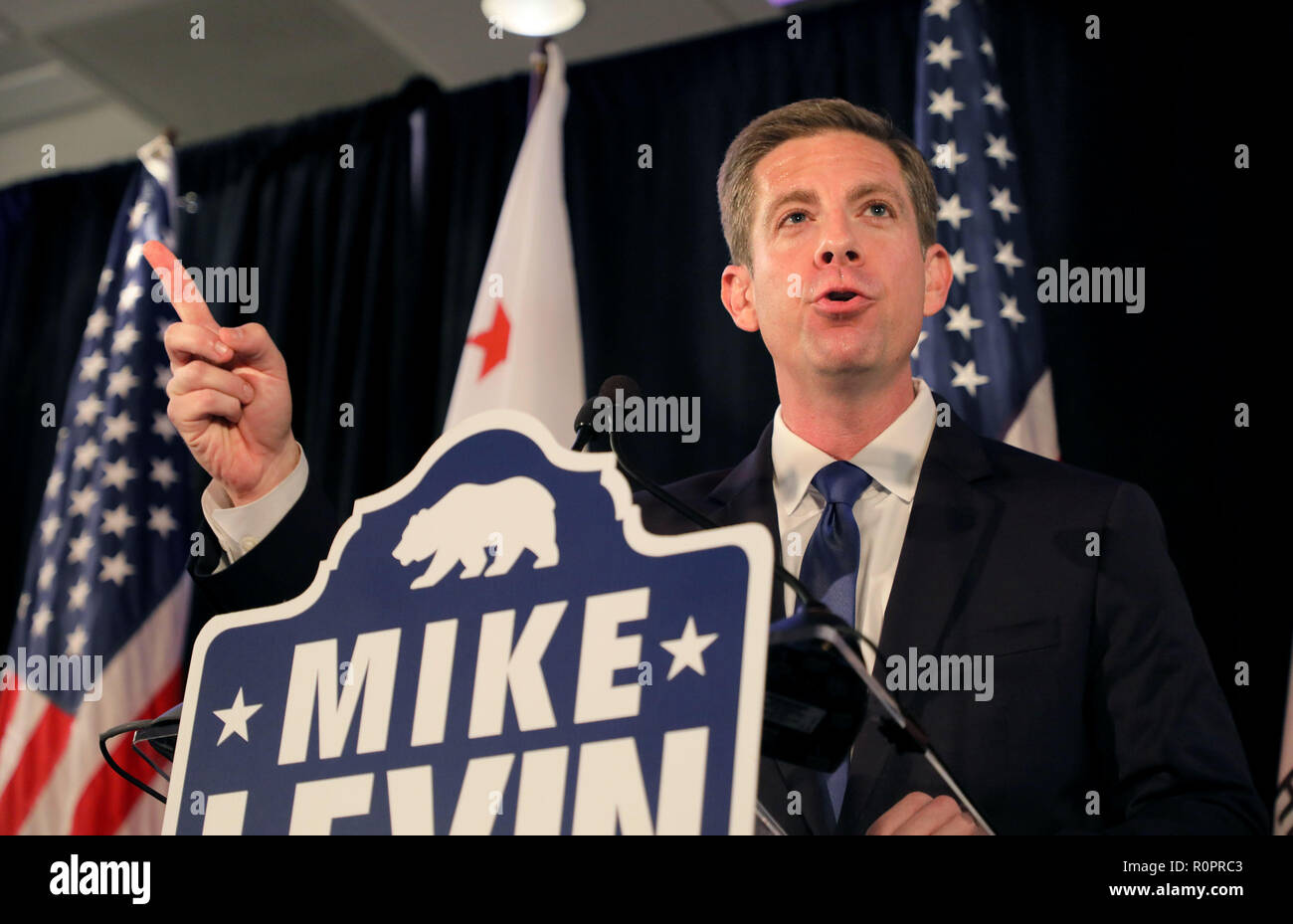 Del Mar, California, USA. 7th Nov, 2018. November 6, 2018 Del Mar, California | Congressional candidate Mike Levin speaks at his victory rally at the Hilton Hotel in Del Mar, CA. | Photo Credit: Photo by Charlie Neuman Credit: Charlie Neuman/ZUMA Wire/Alamy Live News Stock Photo