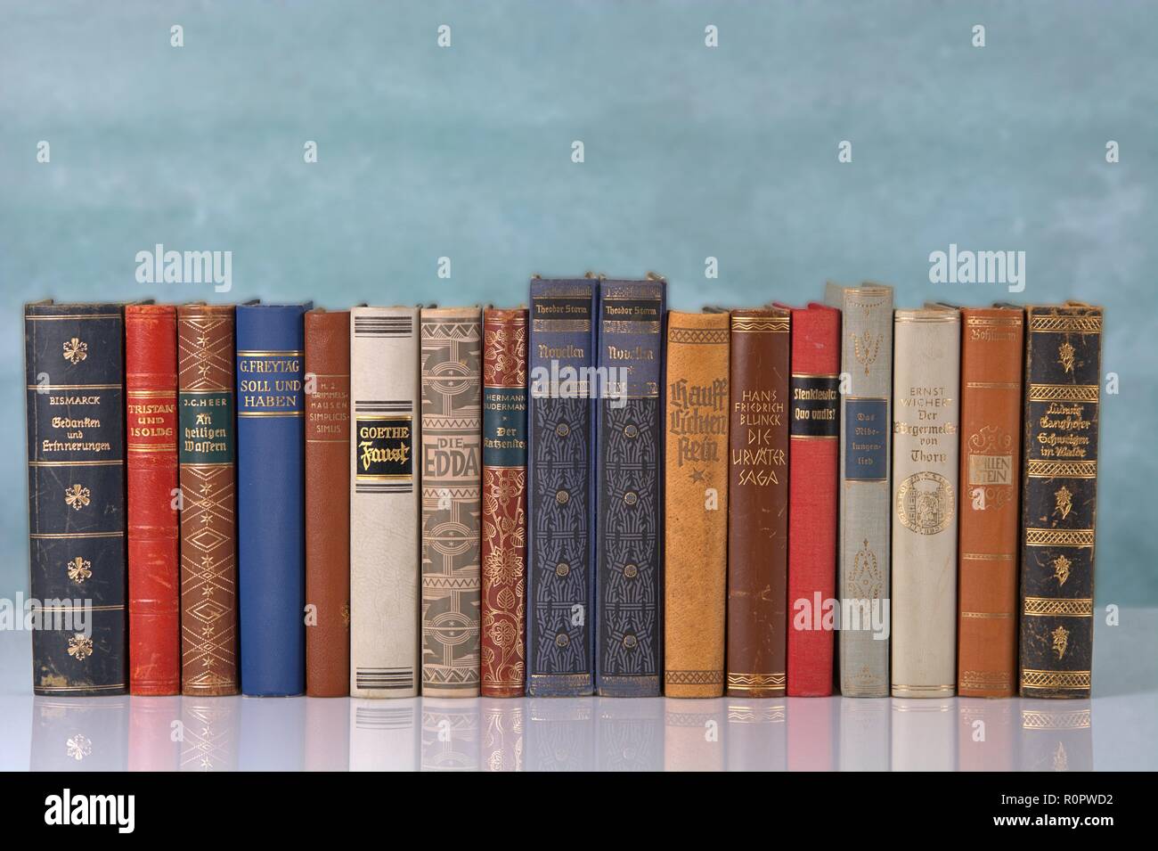 Buchrucken hi-res stock photography and images - Alamy