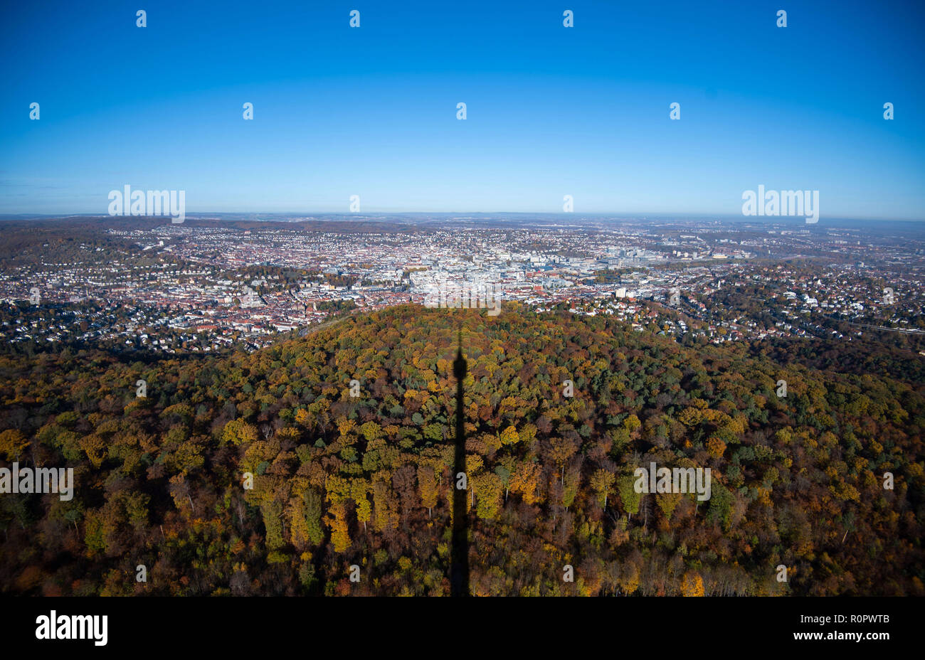 Stuttgart, Germany. 07th Nov, 2018. The shadow of the television tower ...