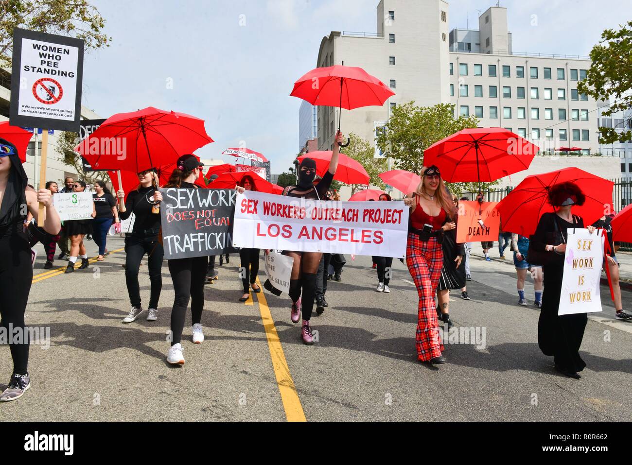 Amber Rose joins her mom Dorothy Rose and thousands of fans and women's