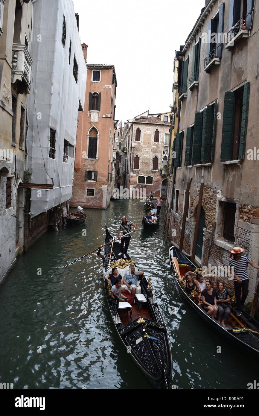 Gondola on narrow canal hi-res stock photography and images - Alamy