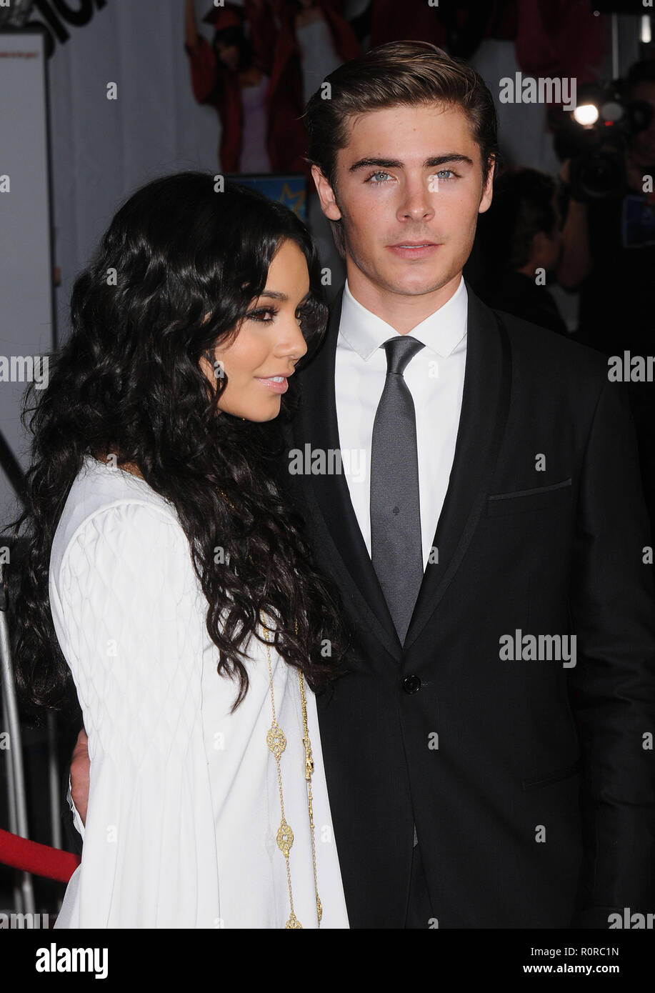Vanessa Hudgens And Zac Efron High School Musical 3 Premiere At The vanessa-hudgens-and-zac-efron-high-school-musical-3-premiere-at-the