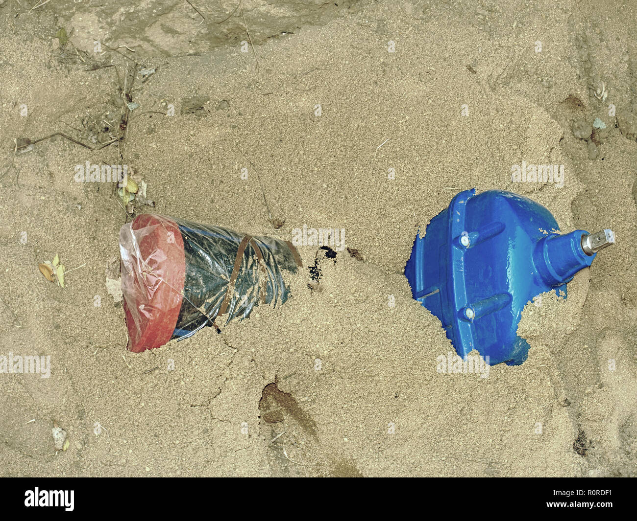 HDPE pipe thread tap to thread the distribution pipe with ball valve at