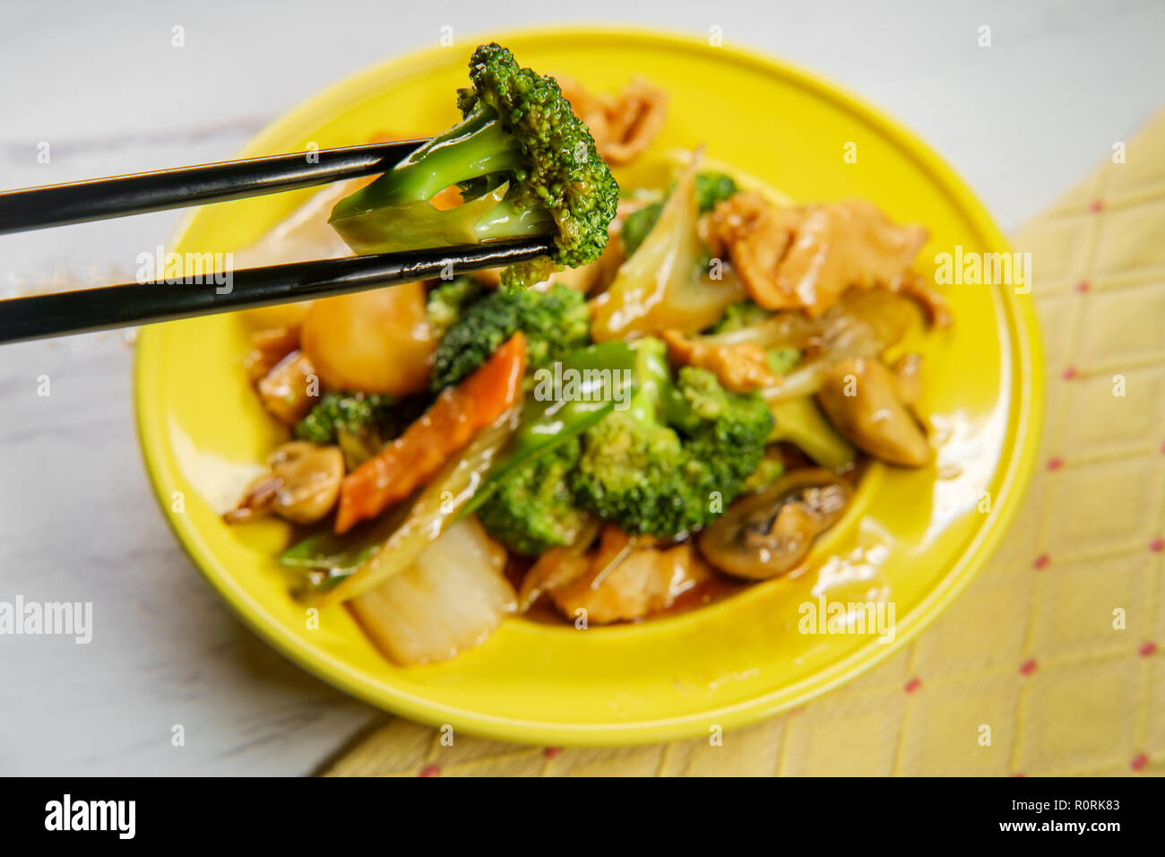Yu-shiang chicken with garlic sauce and sauteed mixed chinese ...