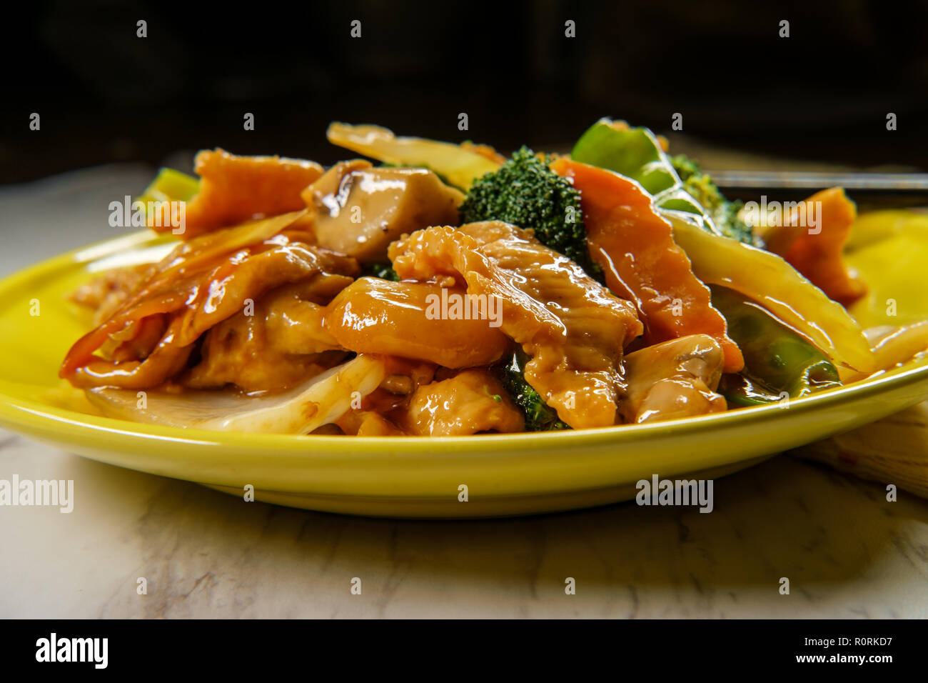 Yu-shiang chicken with garlic sauce and sauteed mixed chinese
