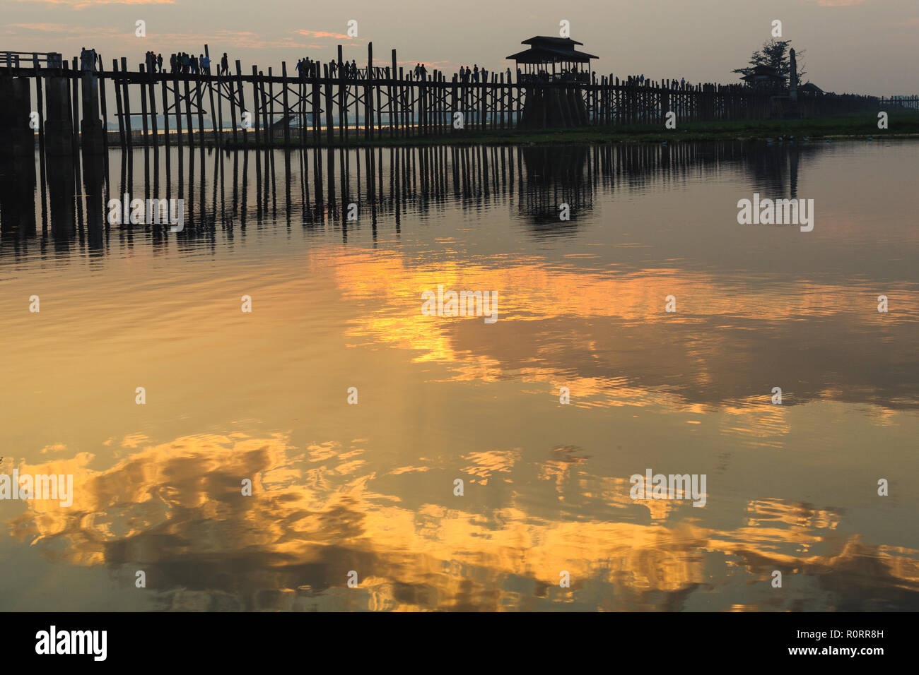 Bein bridge myanmar landscape hi-res stock photography and images - Alamy