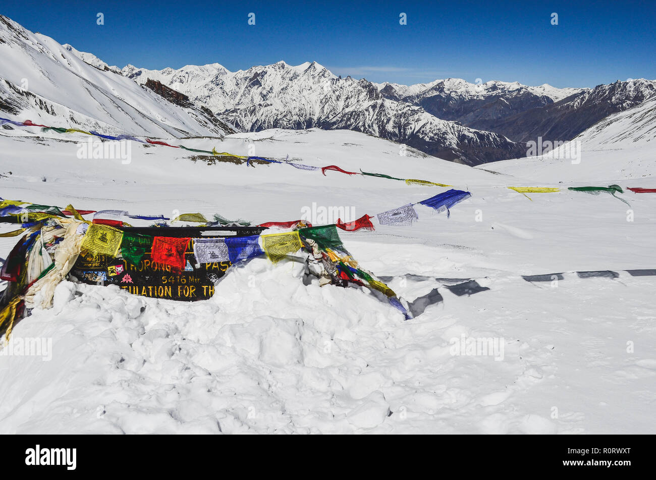 Trekking on the Annapurna Circuit, Nepal Stock Photo - Alamy