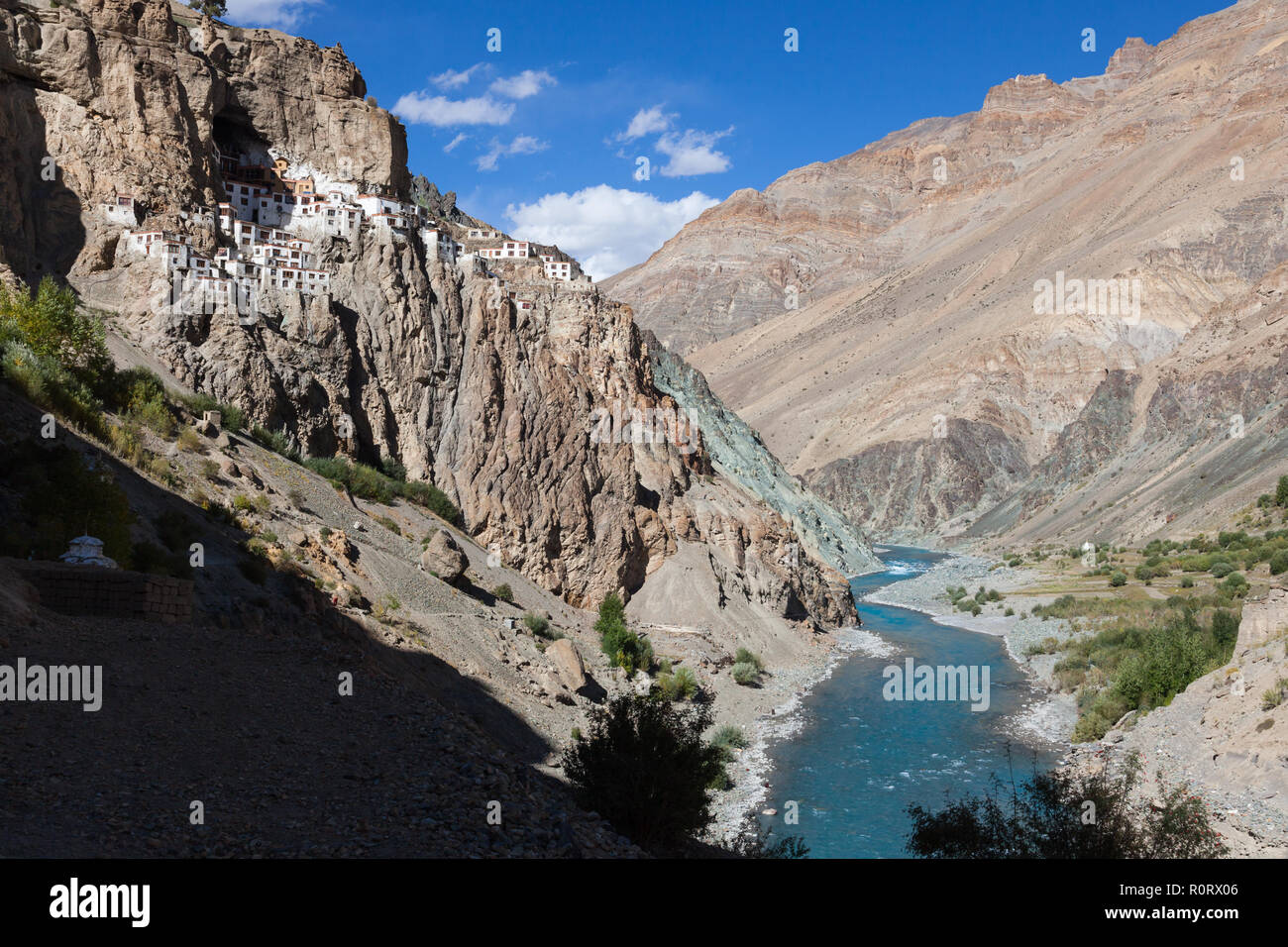 Phugtal Gompa and Tsarap River (also known as Tsarab Chu), Zanskar ...