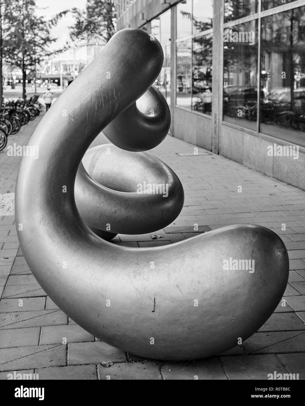 Bronze sculpture called Binär in front of the Ministry of Finance in