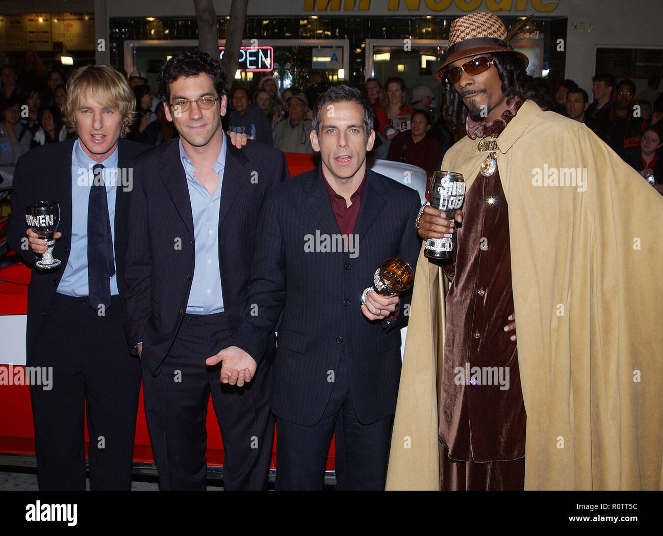The cast, Owen Wilson, the director Todd Phillips, Ben Stiller and Snoop Dogg at the Premiere of ' Starsky & Hutch ' at the Westwood Theatre in Los An Stock Photo
